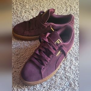 Suede Burgundy Pumas w/Gum Sole